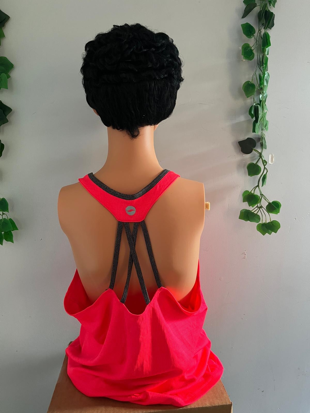 Sleeveless Open-Back Active Tank Top - Neon Pink